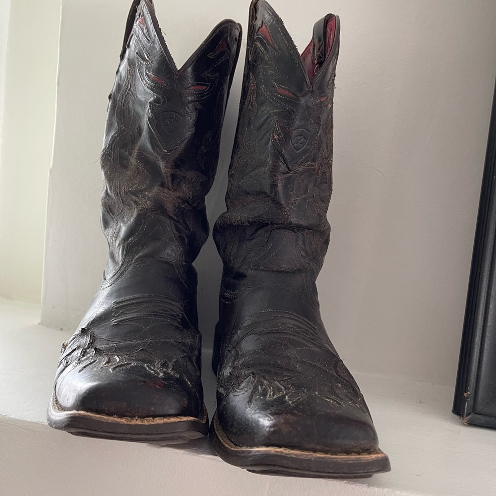Sought after Ariat boots